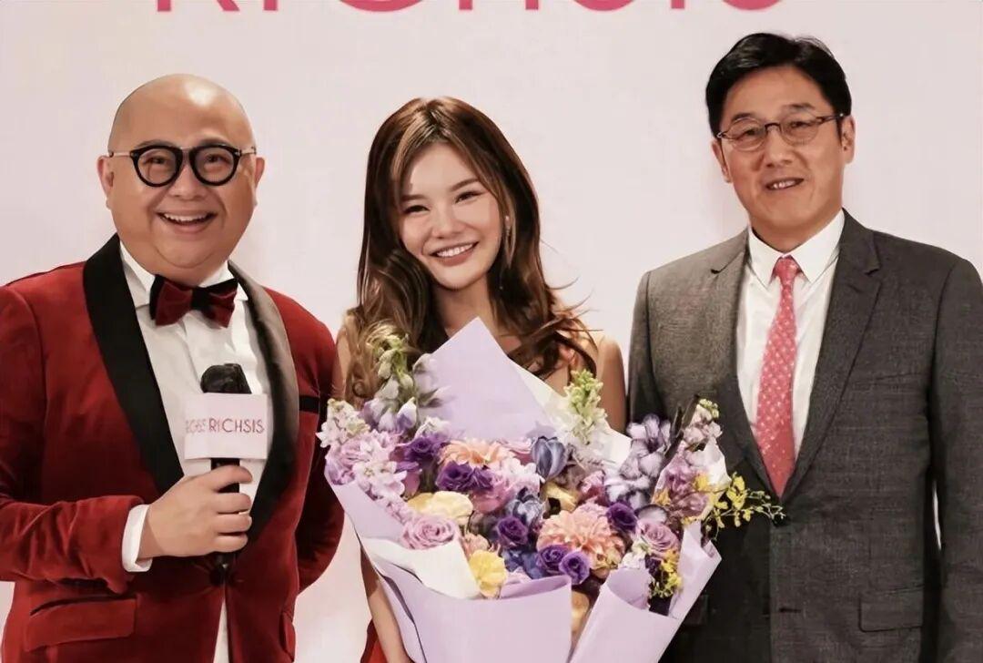 世界杯官网手机版-生4子拿9000万豪宅却痛哭“想要尊重”:这场豪门官宣,谁赢了?